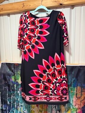 Sandra Darren Black Shift Tunic with Pink & Red Floral Print 14P